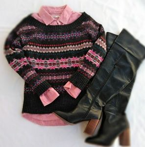 American Eagle Outfitters seasonal sweater